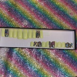 2sets of 10 Press on Nails! Great Reviews and Great Prices!! 3/15$